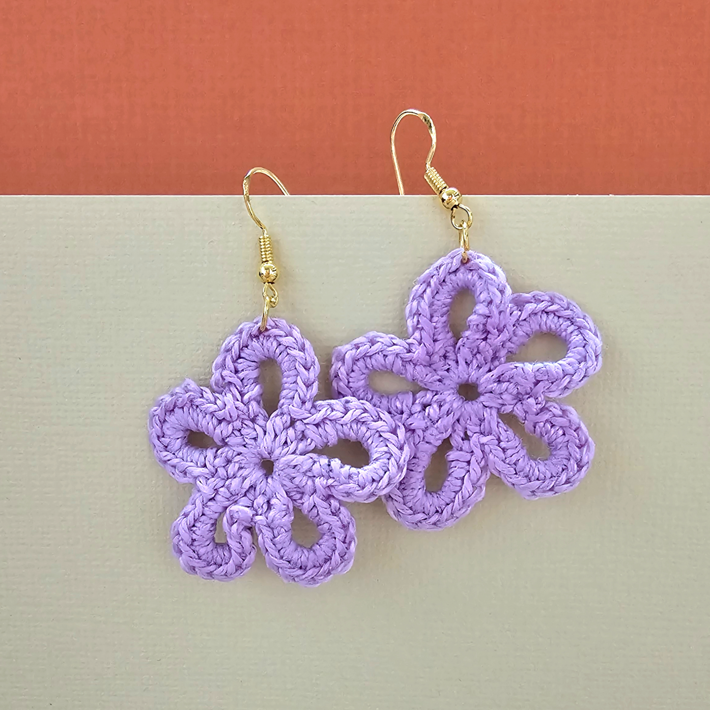 Lavender Daisy Crochet Earring