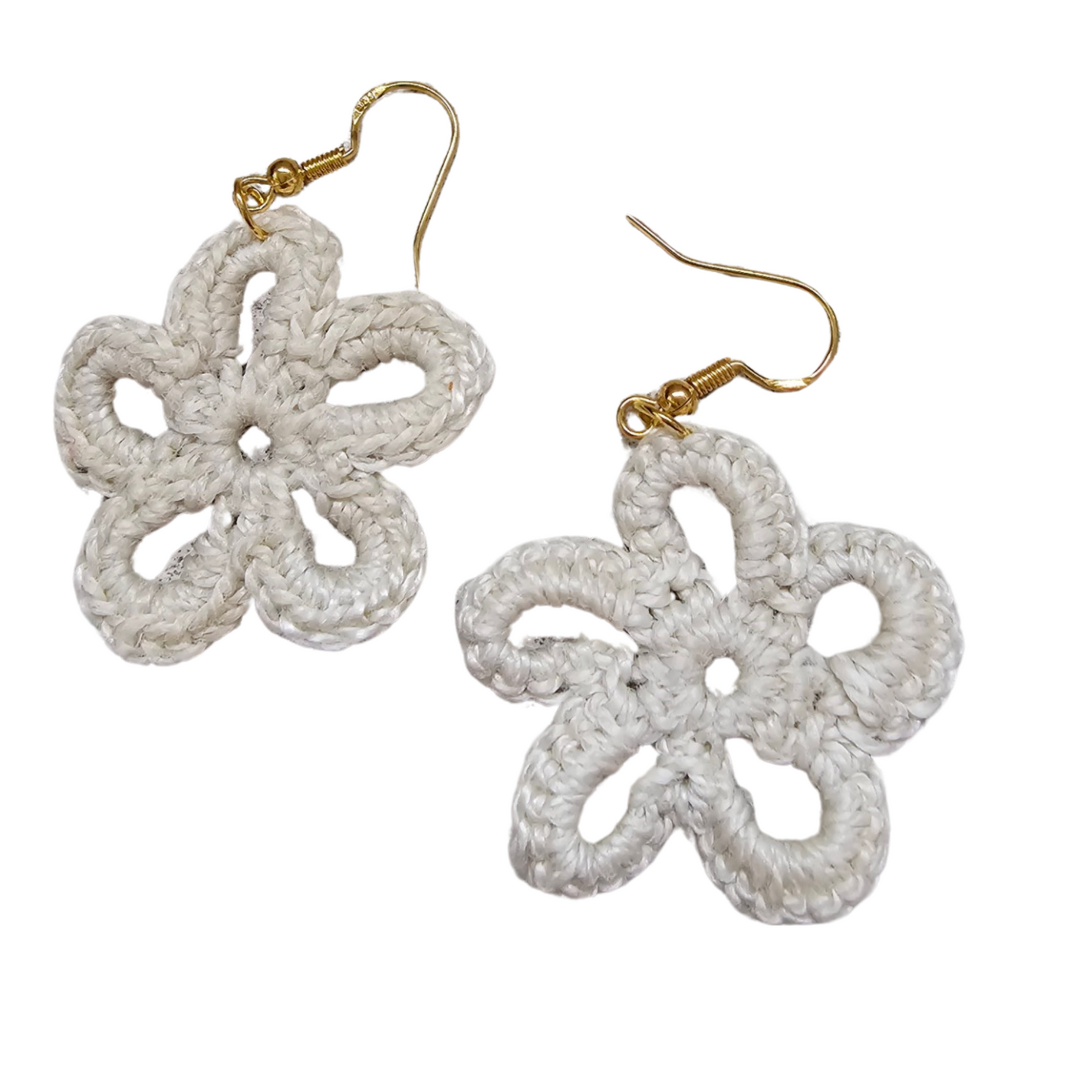 Cream Daisy Crochet Earring