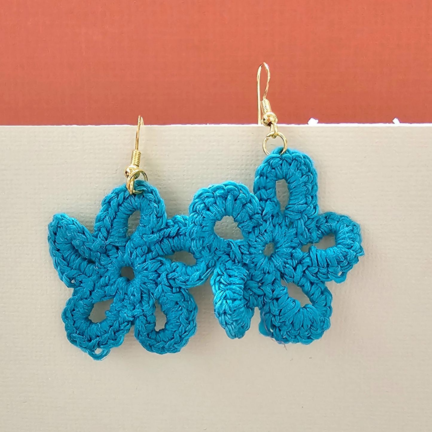 Teal Daisy Crochet Earring