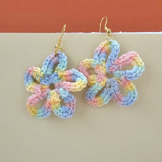 Pastel Daisy Crochet Earring