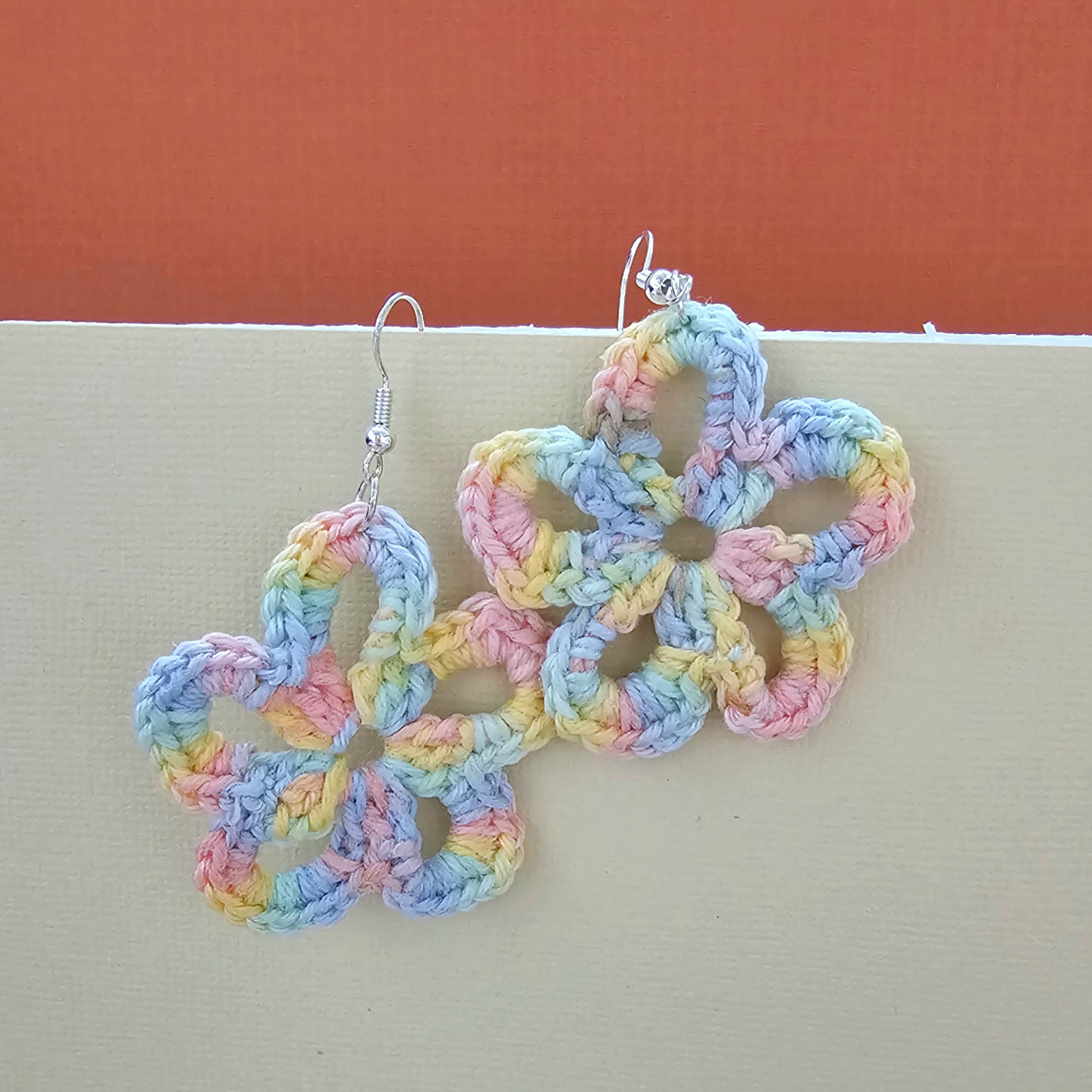 Pastel Daisy Crochet Earring