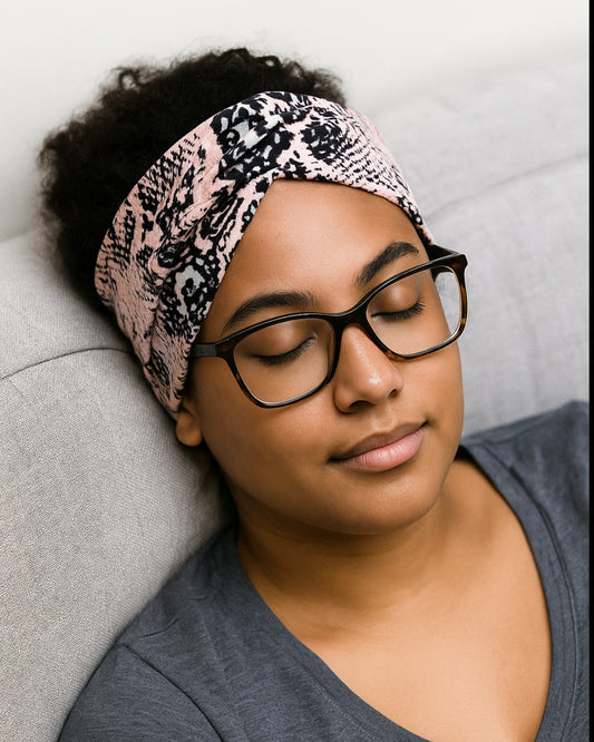 Model Relaxing wear pink animal print knotted headband