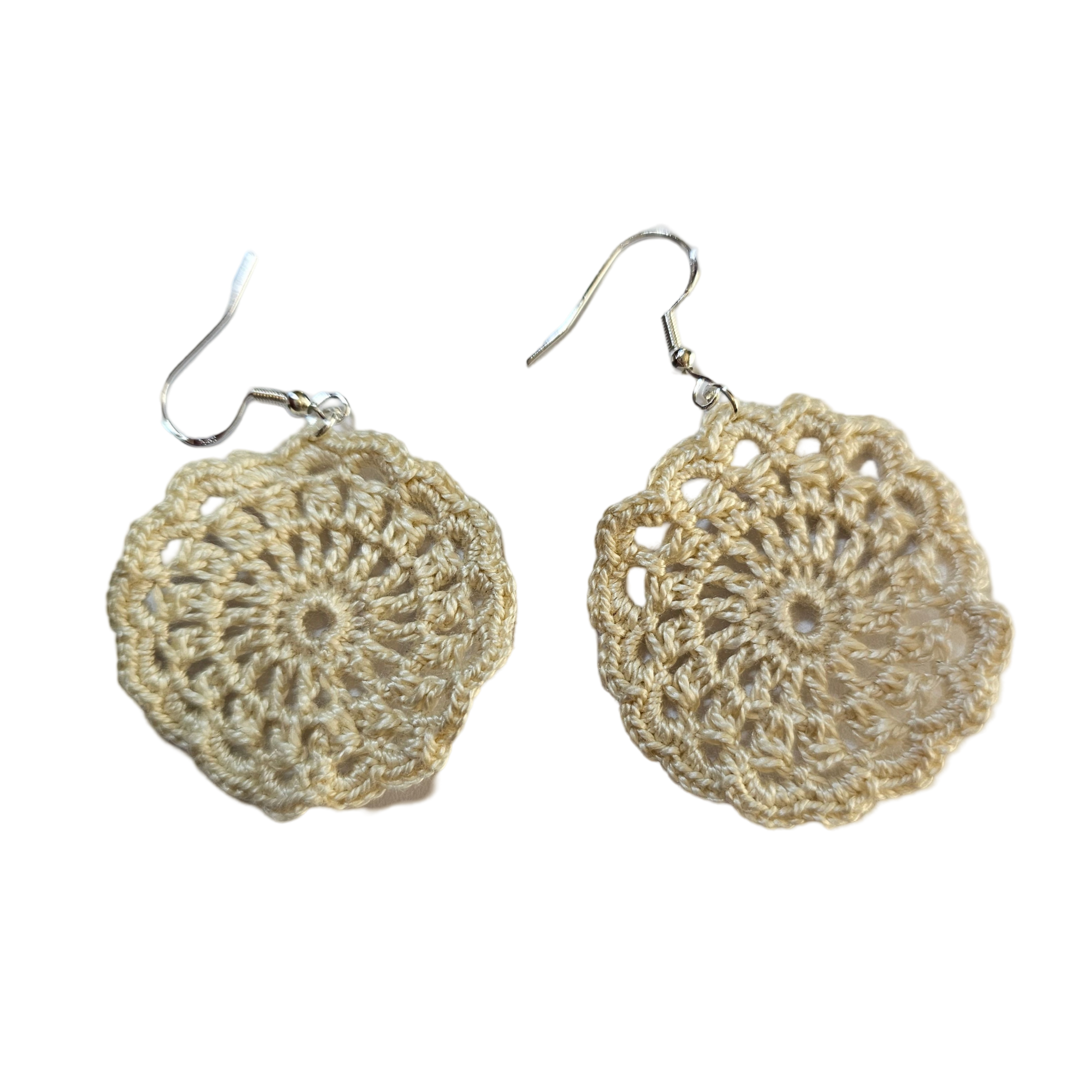 Frankie Cream Crochet Earring